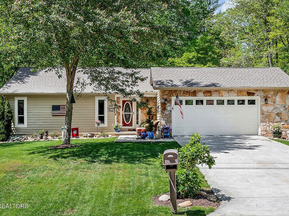 1st image of 123 Pomeroy Dr