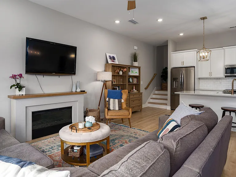 47964796 Arden Way — Photo 9