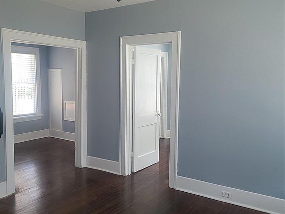 2nd image of 4414 Woodside St #10