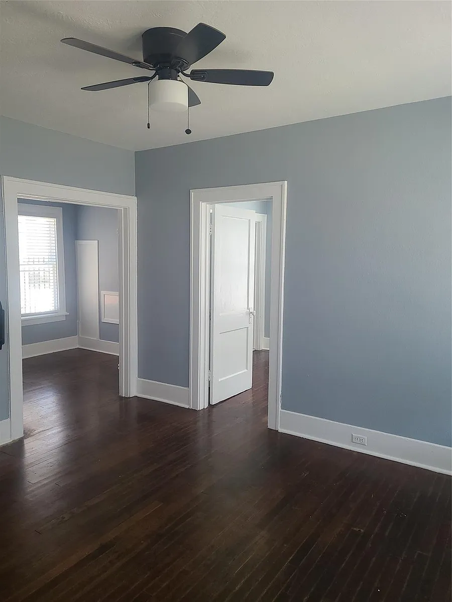 Building Photo - 4414 Woodside St #10