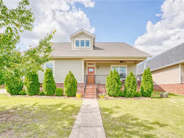 5909 W Redbud St, Rogers, AR 72758
