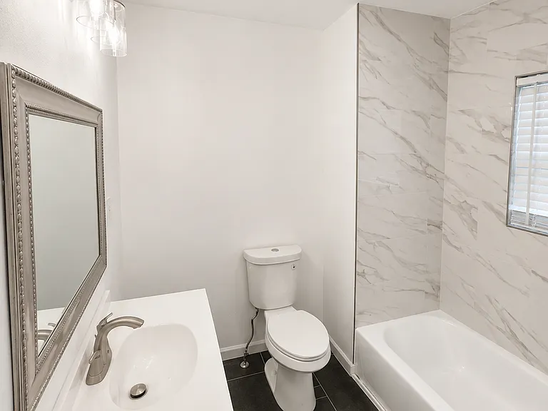 1415 E 27th St — Photo 5