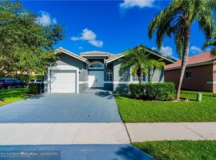 9909 NW 76th St, Tamarac, FL 33321