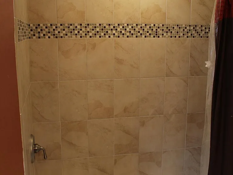 Full bath 2