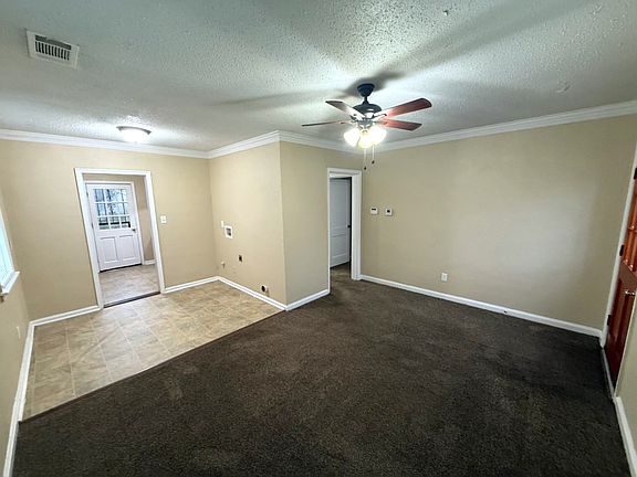 5th image of 443 Jacklyn Ave