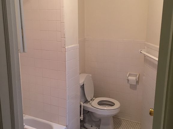 2nd image of 308 E 78th St APT 18