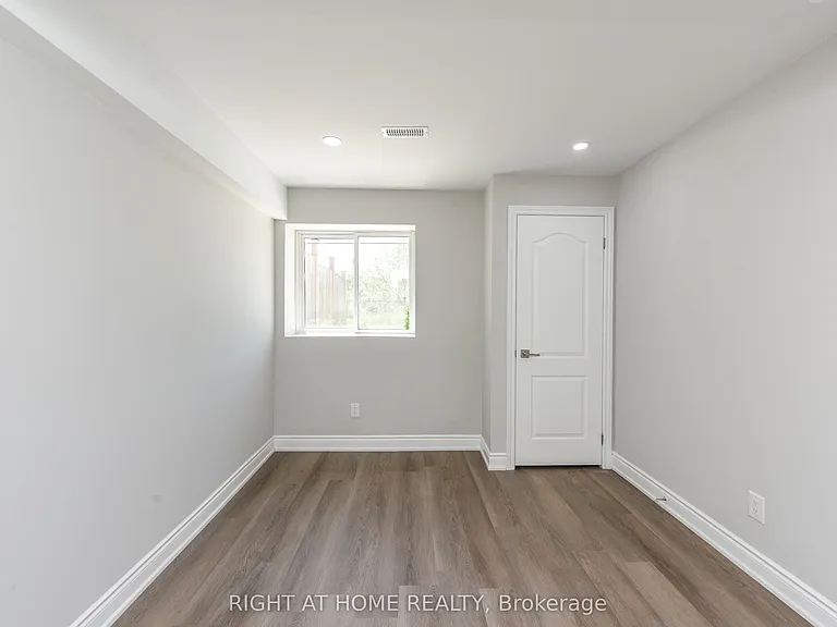 82 Elmcrest Dr — Photo 9