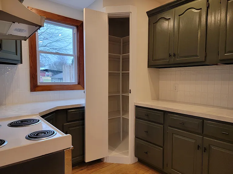 212 W Main St — Photo 8