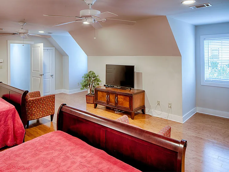 3206 Robertson Ave — Photo 37