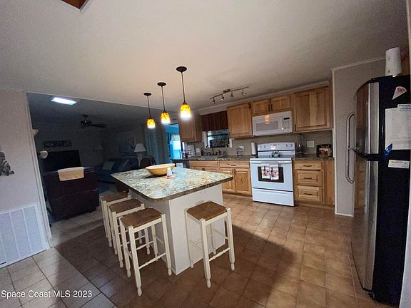 5th image of 912 Dogwood Dr