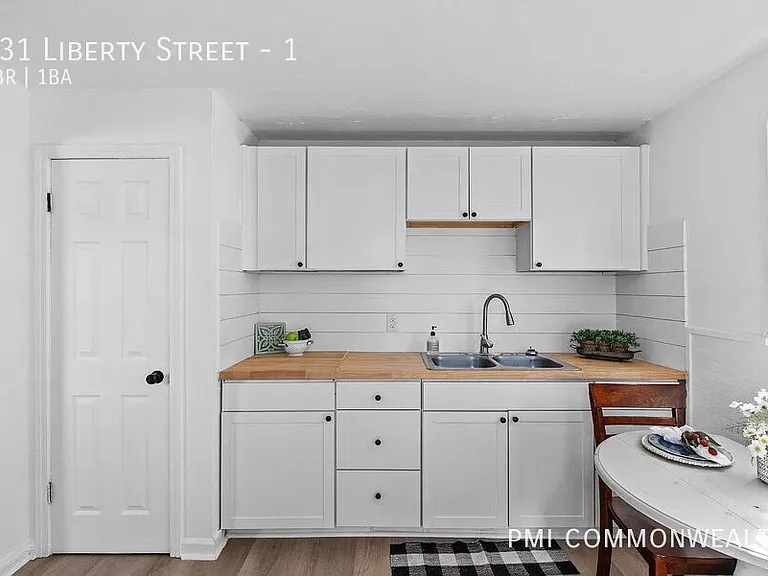 831 Liberty St #1 — Photo 4