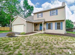 1035 Eagle Ln, Temperance, MI 48182