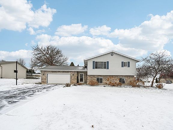 3rd image of 609 Colby Dr