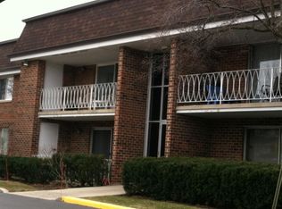 1104 S Springinsguth Rd APT 2C, Schaumburg, IL 60193