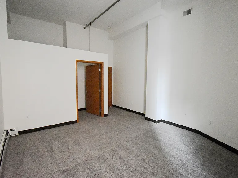 Straus Lofts — Photo 12