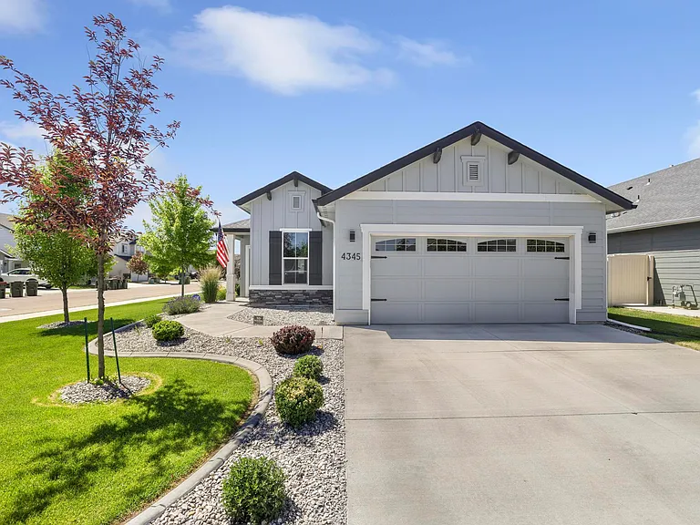 4345 W Silver Riv — Photo 4