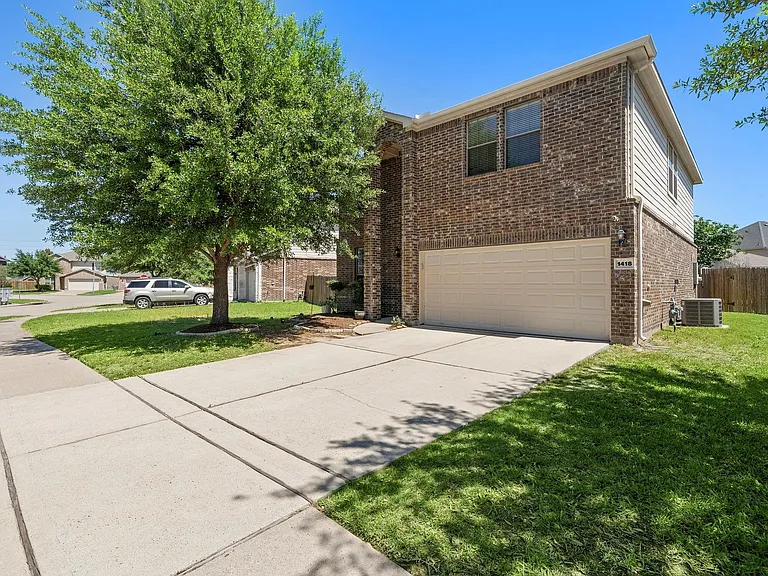 1418 S Maple Dr — Photo 3