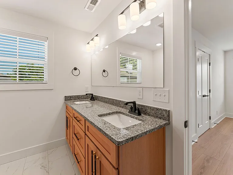 217 S Porter St — Photo 19