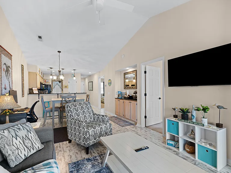 557 White River Dr #12H — Photo 12