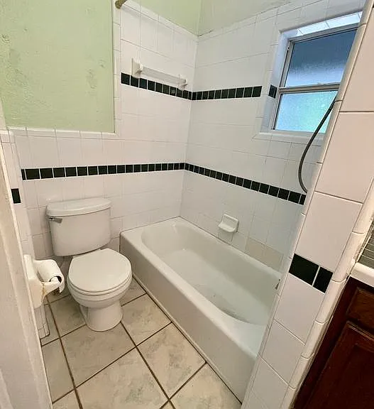 824 NE 3rd Ave — Photo 5
