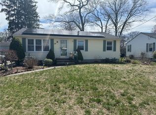 38 Amsterdam Ave, Warwick, RI 02889