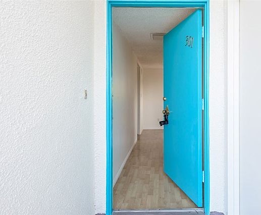 4th image of 1000 Cordova St APT 301