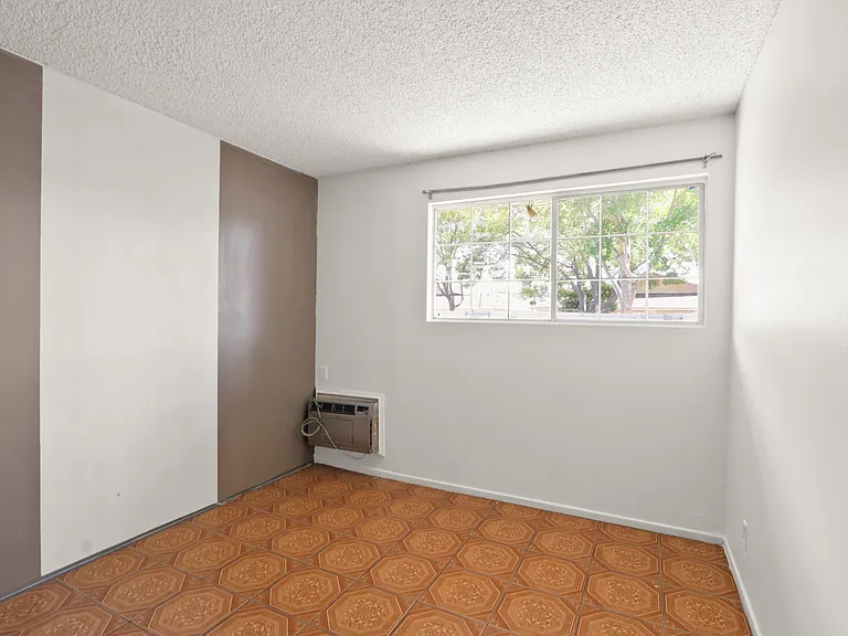 3025 Garnet Ln #B — Photo 6