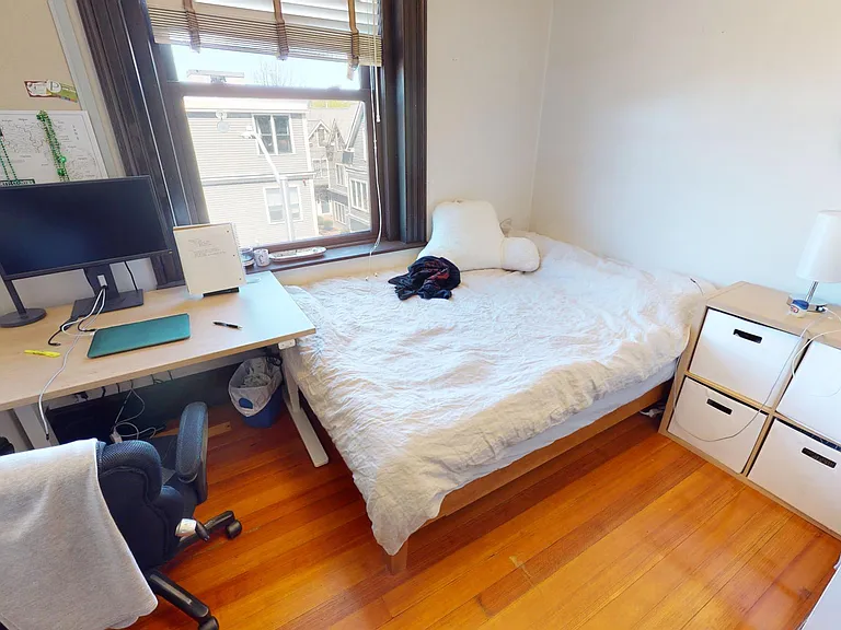 8 Davenport St #4 — Photo 10