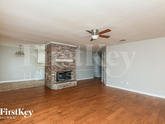 4th image of 4912 Sandalwood Ln