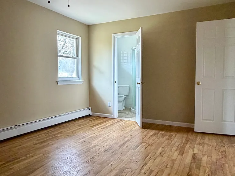 14 Mastic Blvd — Photo 7