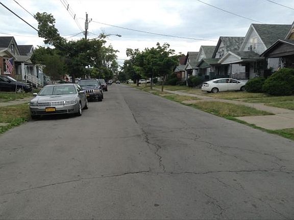 5th image of 109 Fisher St