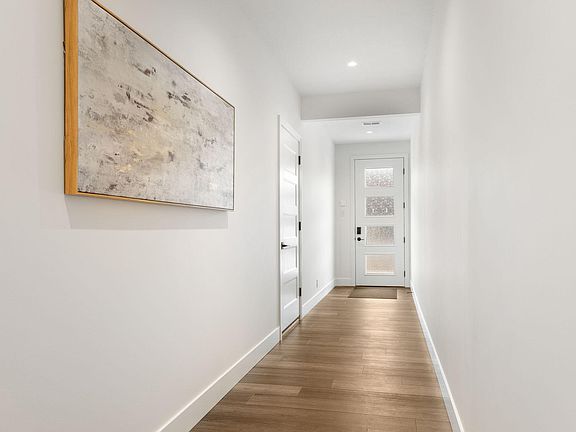 2nd image of 815 Verhoeks St Unit 18