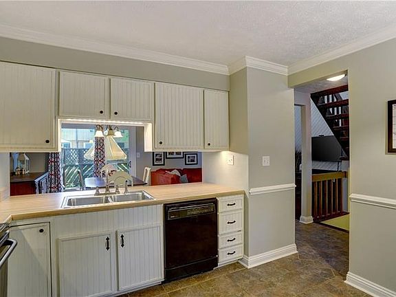3rd image of 1349 Lexington Dr