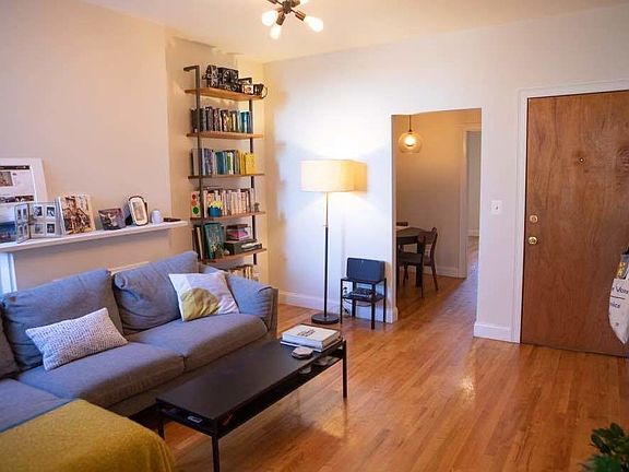 5th image of 304 Nassau Ave APT 3R