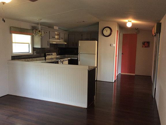5th image of 85 Eight Iron Cir