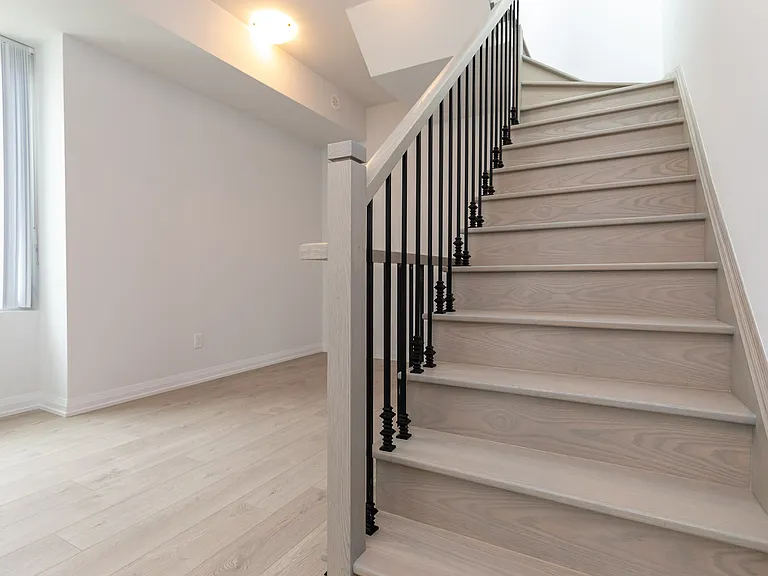 7895 Jane St #Townhouse B-7 — Photo 24