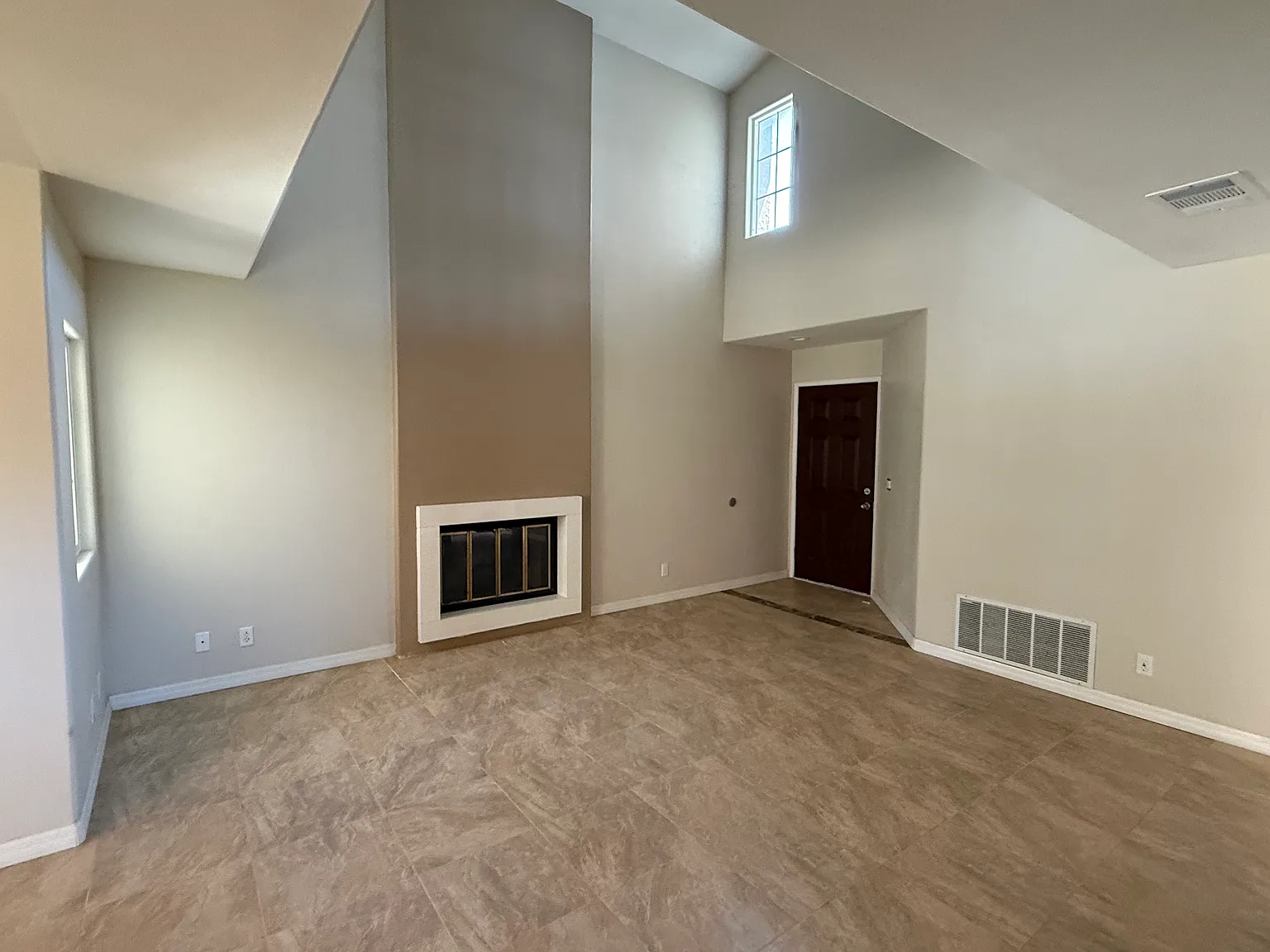 3 bed, 2.5 bath, 1434 sqft, $2,700 — Photo 2
