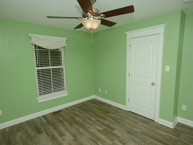 4116 Pretty Lake Ave — Photo 41