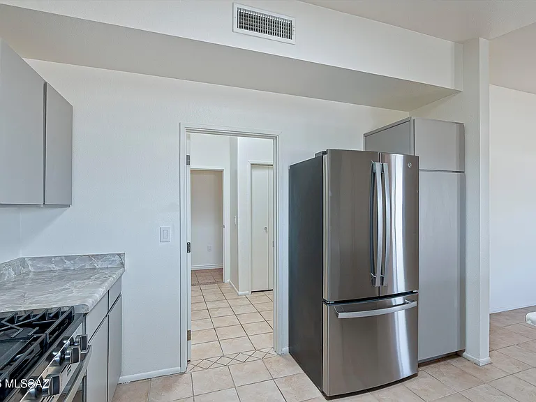 519 S Avenue D — Photo 15