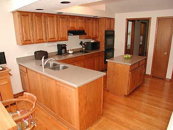 4th image of 7 Moss Creek Ct