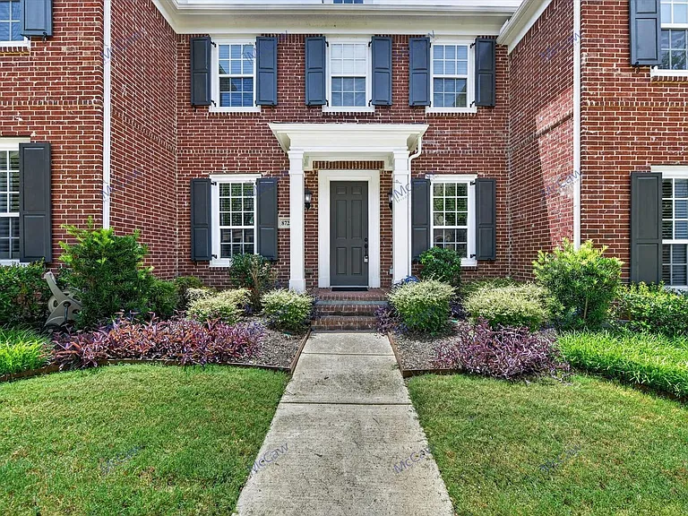 8728 Ice House Dr — Photo 2
