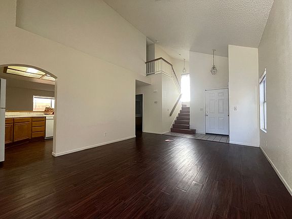 3rd image of 3225 Oyster Bay St