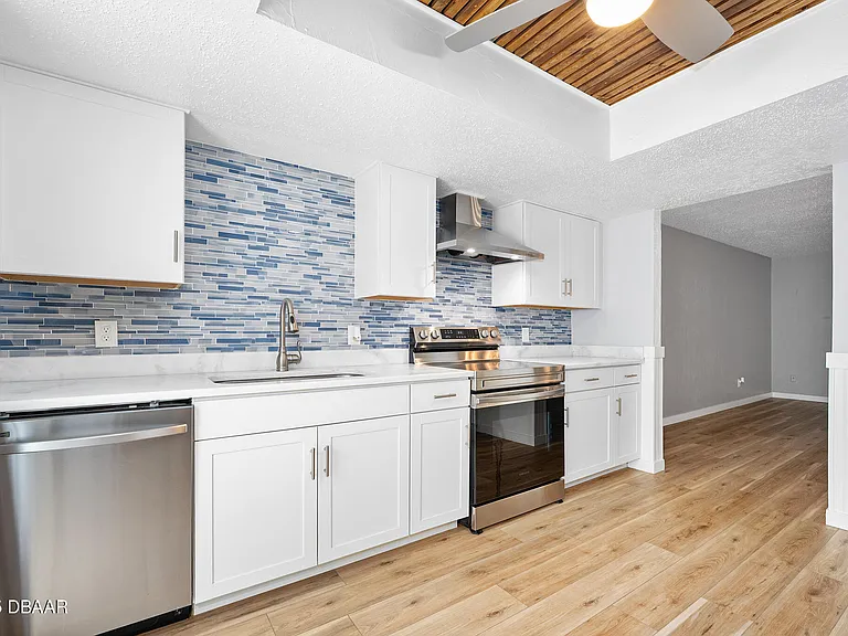 56 Chippingwood Ln — Photo 8