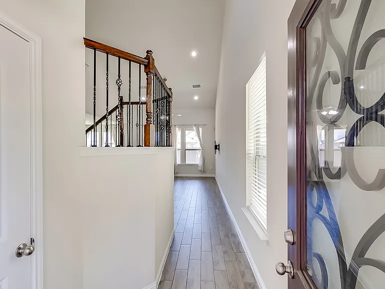 1005 Cold Bear Cv — Photo 5