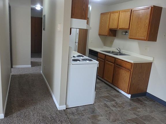 3rd image of 2415 4th Ave N APT 17