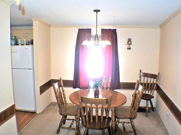 5th image of 813 Maple Ct