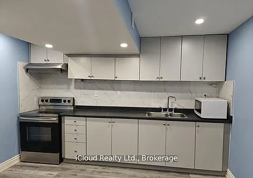 32 Maple Beach Cres Photo 1