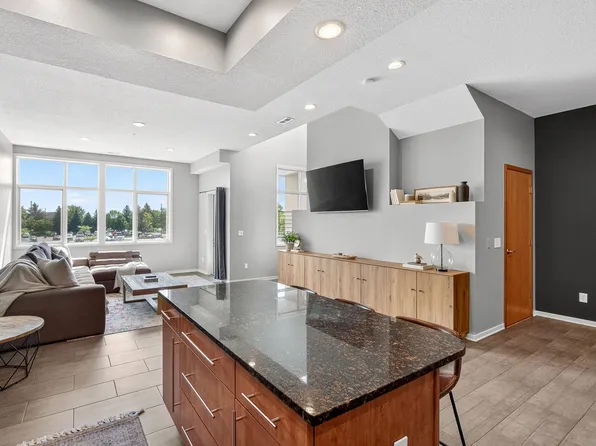 640 S 50th St Unit 2204, West Des Moines, IA 50265
