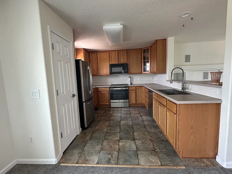 Kitchen: All GE Appliances, Deep One Basin Sink with Sink Disposal