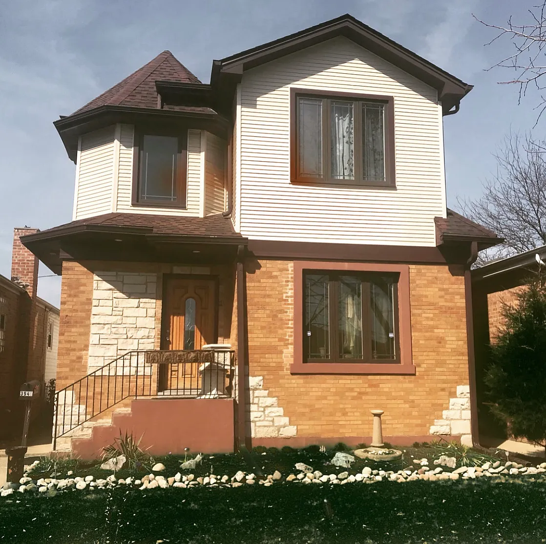 3940 N Oconto Ave photo 1